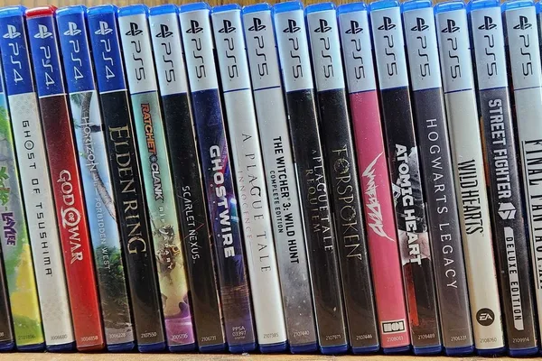 索尼转向数字版引发强烈反对，PlayStation光盘请愿签名人数接近20万