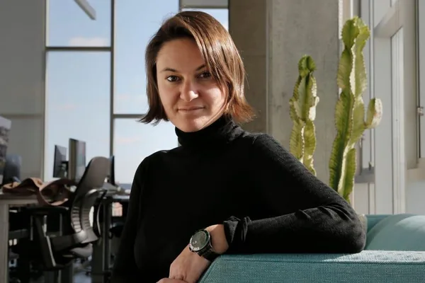 Replika Founder Warns of AI Job Impact and Potential Protests