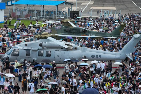 Thousands visit PLA airbase for Hong Kong handover anniversary
