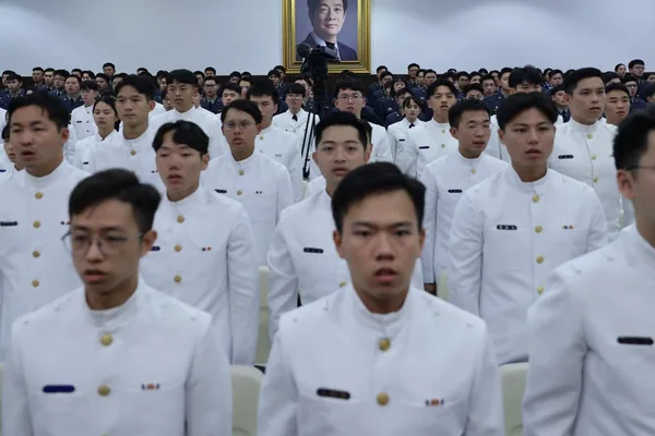 Taiwan outsources military academy security to private contractors