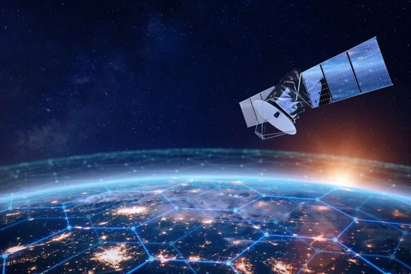 英国军方测试基于激光的卫星链路以实现安全通信