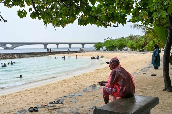 Maldives search for missing Italian divers after fatal accident