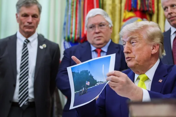 Trump proposes 'Trump Promenade' walkway at Lincoln Memorial