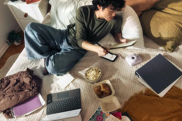 Author details year-long Claude AI use for content creation