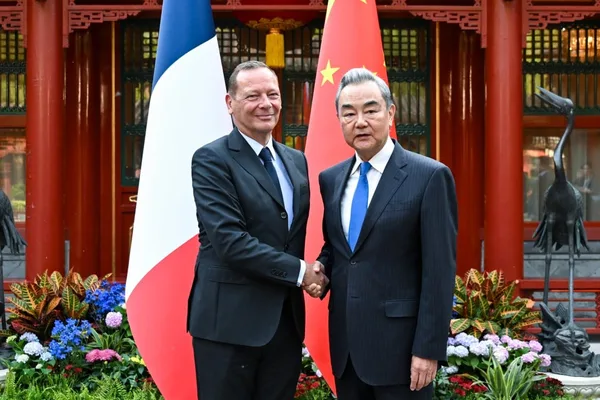 Beijing urges France to respect one-China principle in talks
