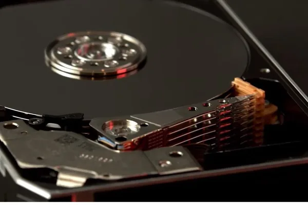 AI boom drives record 5-year supply deals for SSDs and HDDs