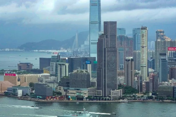 Hong Kong bids farewell to PLA warships after patriotic visit