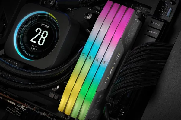AI 需求推高 DDR5 内存价格至最低 375 美元