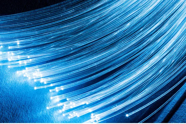 China sets hollow-core fiber record, pushing 51.3 Tb/s over 128 miles