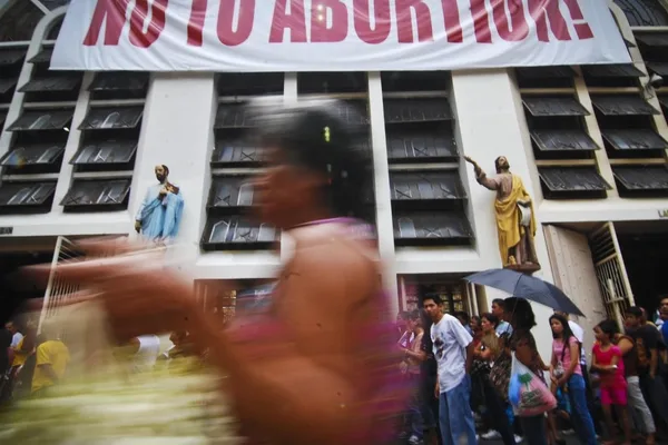 Philippines abortion ban pushes women to risky underground services