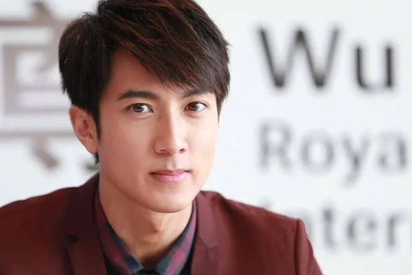 Cathay Pacific apologizes to actor Wu Chun after luggage delay sparks backlash