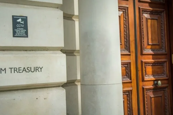 UK Treasury struggles to attract top tech talent with low CTO salary