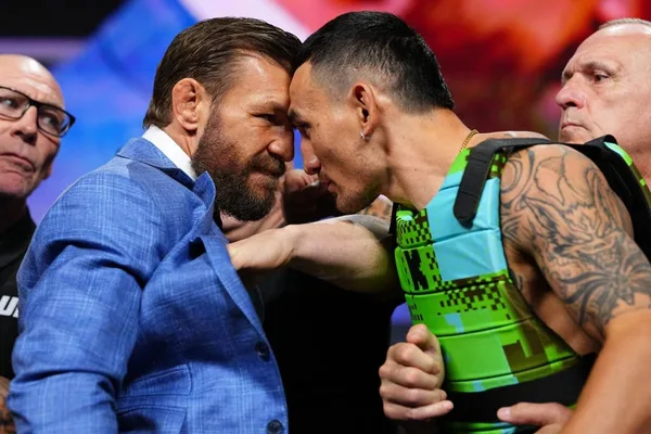 Conor McGregor将于2026年7月11日重返UFC八角笼，对阵Max Holloway