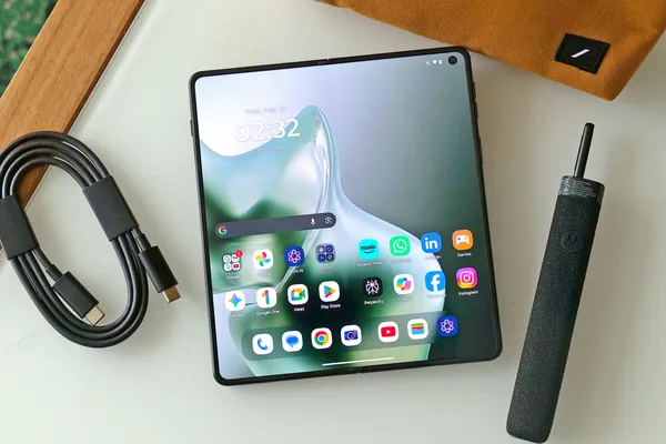 Motorola Razr Fold challenges Samsung, Google with larger displays