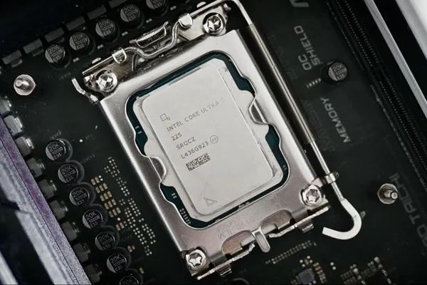 Intel's Core Ultra 5 225 CPU needs a price cut to compete effectively
