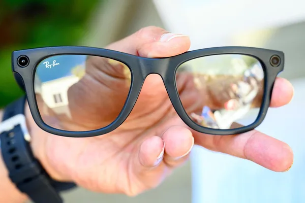 Smartglasses eye enterprise market amid consumer backlash