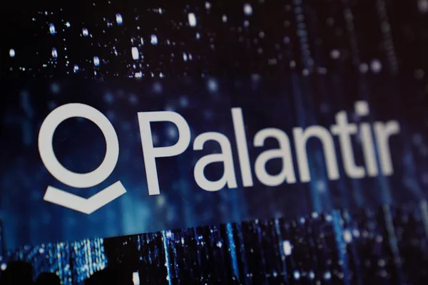 英国因数据安全担忧审查 Palantir 的 NHS 合同