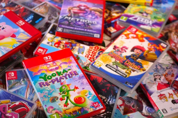 Analyst: Sony's Disc Phase-Out Won't Sway Nintendo's Strategy