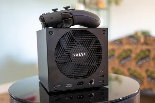 Engadget reviews Valve Steam Machine, Samsung speaker, Oura Ring 5