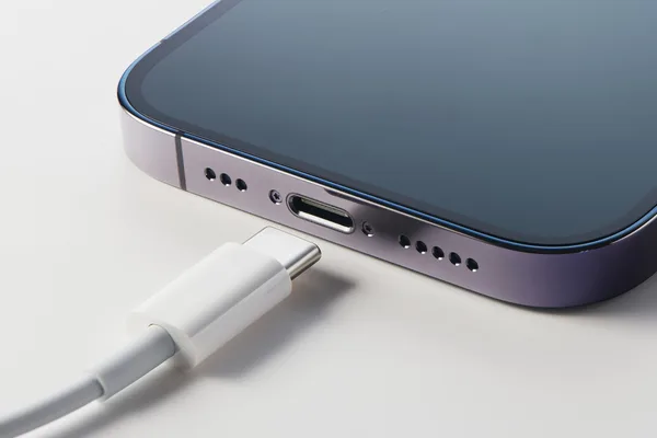 Apple iPhones and iPads support up to 60W fast charging
