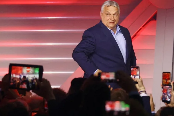 Hungary enacts 8-year term limit, barring ex-PM Orbán