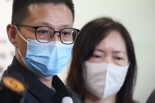 男孩瘫痪父母欢迎医疗处罚，但誓言继续斗争