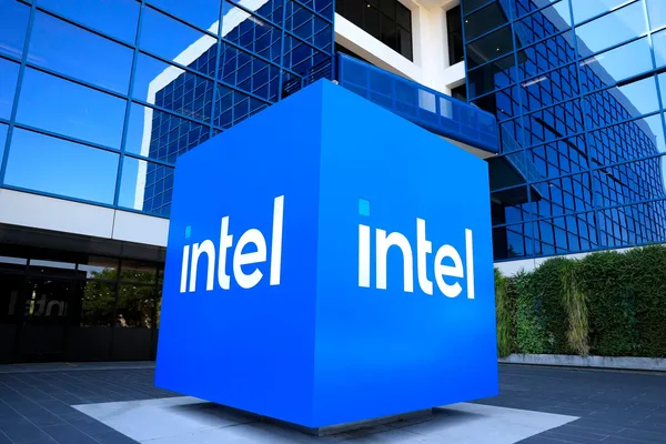 Intel challenges TSMC with new chip tech, boosting stock value