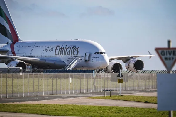 空中客车公司将因机翼裂缝检查16架A380飞机