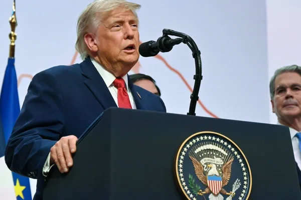 Trump announces vague Iran peace deal, analysts skeptical