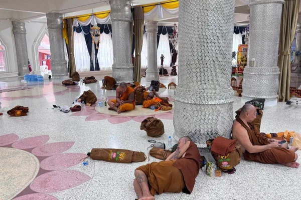 Boy, 11, kills 8 monks in Thailand truck crash