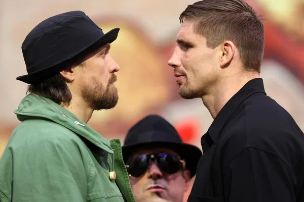 Usyk 在金字塔迎战踢拳选手 Verhoeven，卫冕 WBC 冠军头衔