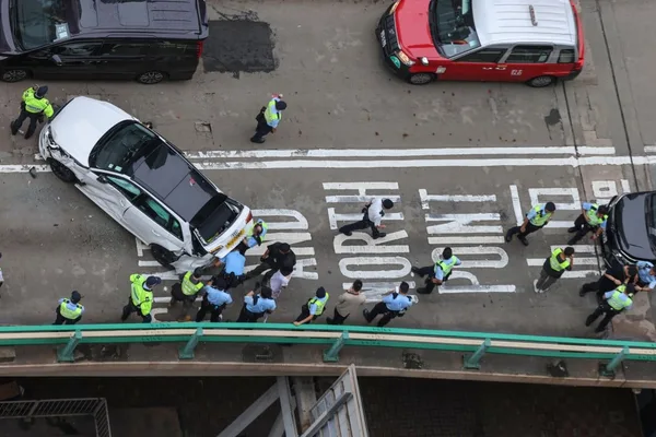 香港警方逮捕一名司机，此前其高速追逐导致五车连撞