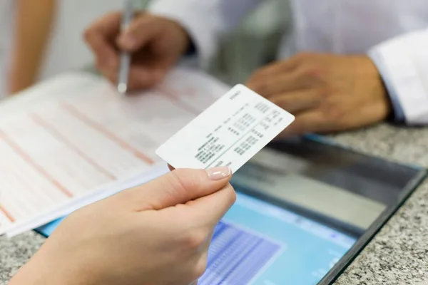 AI personalizes health insurance, mirroring 401(k)s for employee choice