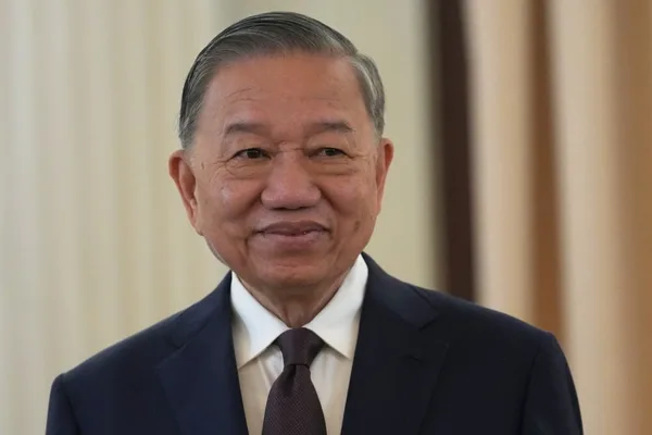 越南与菲律宾在关系五十周年之际深化战略关系
