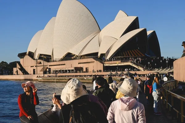 Australians favor China ties over US, survey shows