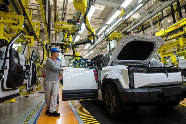 China's EV payment cycle cuts may force weaker carmakers out, says S&P
