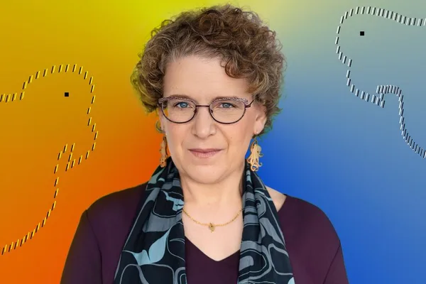 Emily Bender clarifies 'stochastic parrot' meaning, critiques 'AI' term