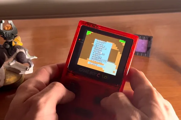 开发者在 Game Boy Color 上以 3D 形式渲染 Minecraft