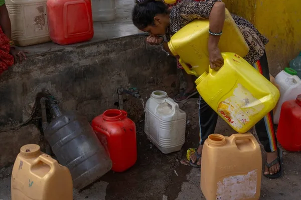 India faces severe water crisis as delayed monsoons parch cities and fields