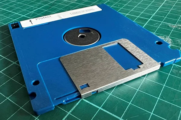 HamsterOS: A 32-bit GUI OS for retro PCs fits on a single floppy