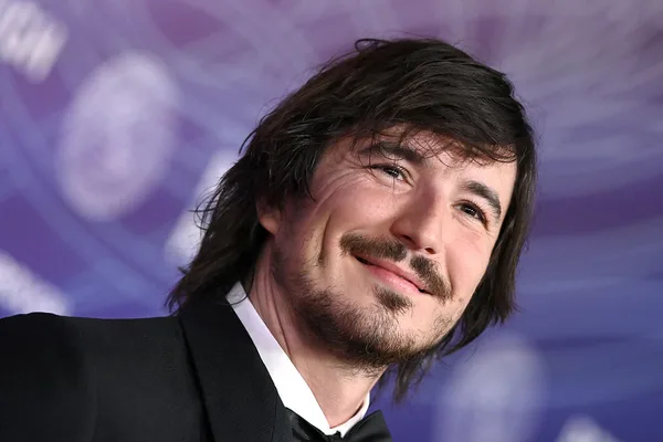 Robinhood launches second retail venture fund amid AI rally