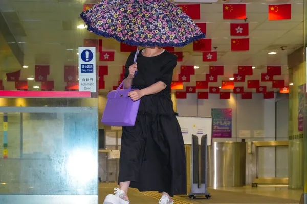 香港女子被判向粪便泼洒、损坏摄像头