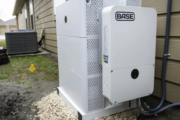 US home battery installations surge, powering grids and AI data centers