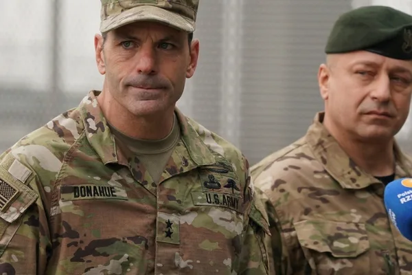 Last US soldier out of Afghanistan steps down from command