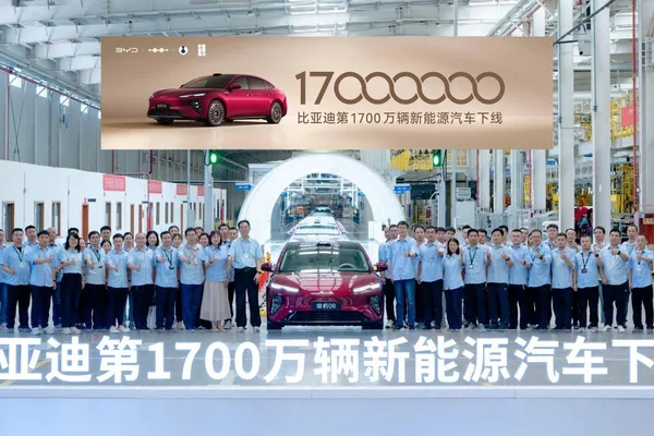 比亚迪第1700万辆电动汽车下线，Seal 08发布