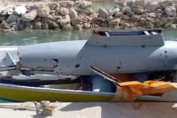 US military conducts retaliatory strikes against Iran amid Strait of Hormuz tensions
