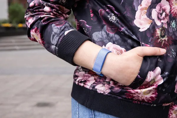 Fitbit Air launches with AI health coach, balancing hardware and software needs