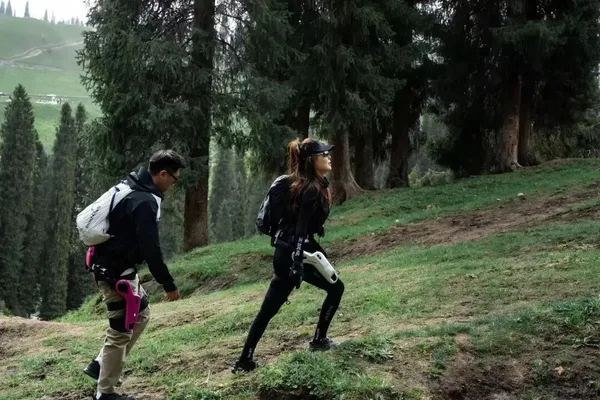 Aosong brings AI-powered exoskeletons to outdoor enthusiasts