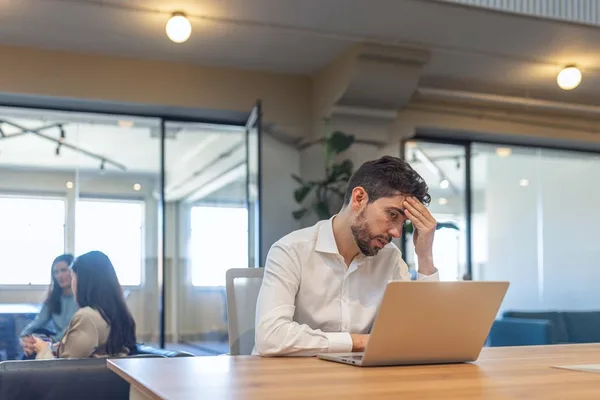Employees Use Unsanctioned AI Tools Due to Ineffective Corporate Solutions