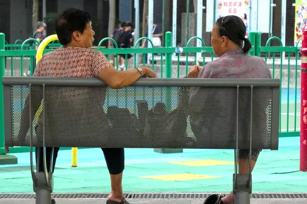 香港应对人口老龄化挑战和癌症发病率